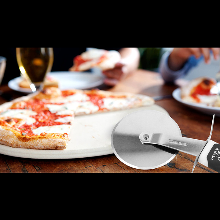 The Best Pizza Scissors to Tackle Pizza Slicing